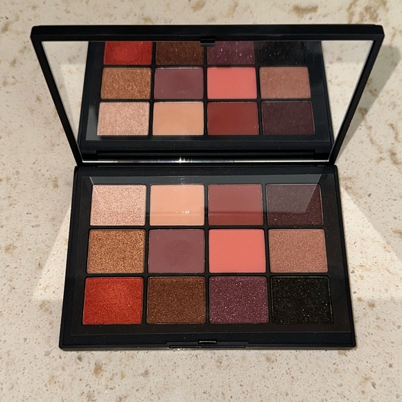 Nars Extreme Effects Eyeshadow Palette + Pro-Prime Eyeshadow Base *BNWOT* - Picture 2 of 7